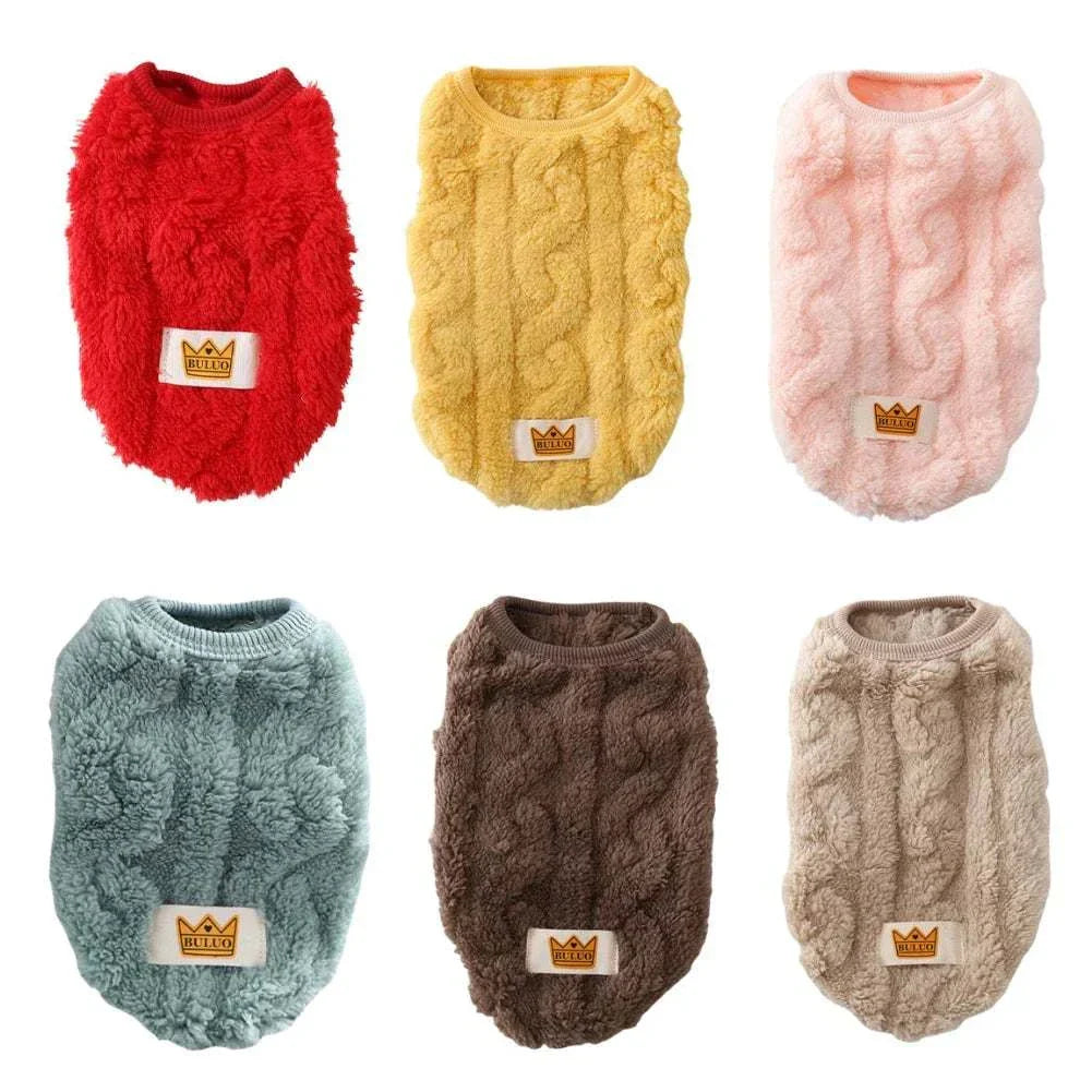 Warm coat sweater for small and medium dogs and cats in various colors, soft fleece pullover pet clothing for autumn and winter.